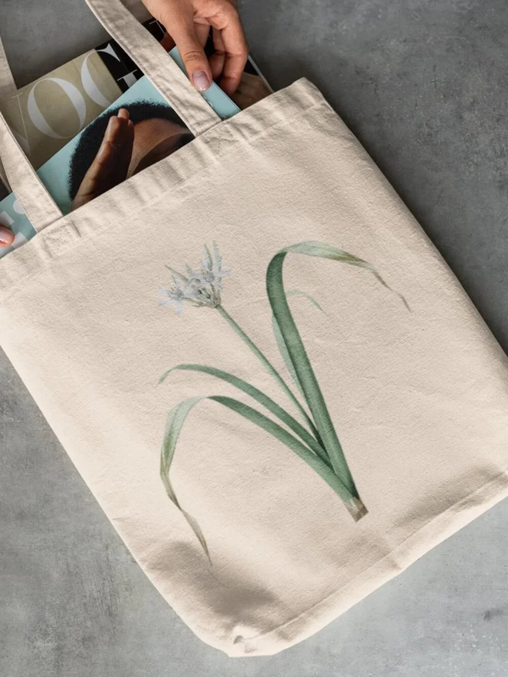 Small-Flowered Pancratium Vintage Floral Print Graphic Canvas Tote Bag